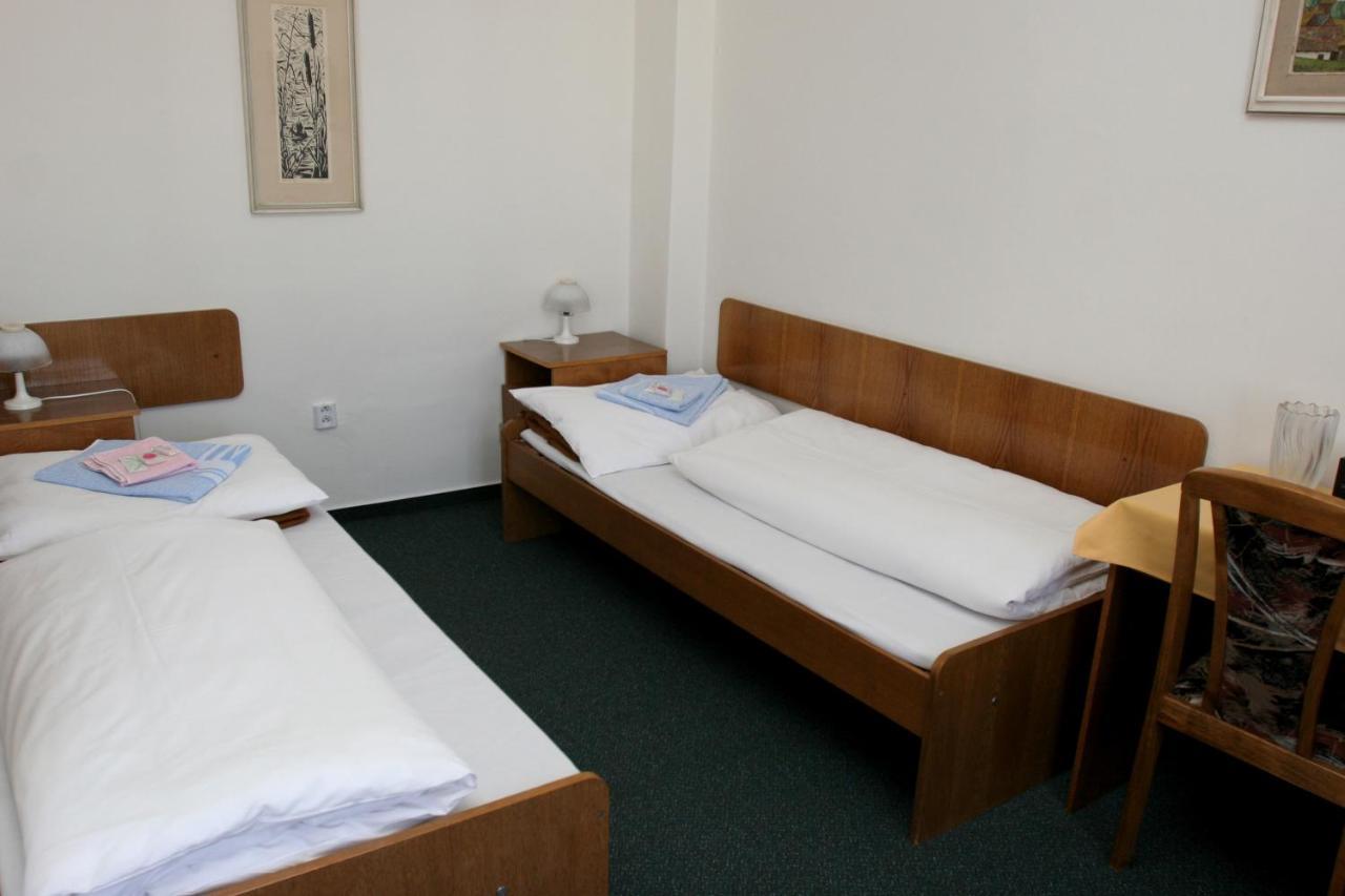 Ensana Jalta Hotel Piest'any Phòng bức ảnh